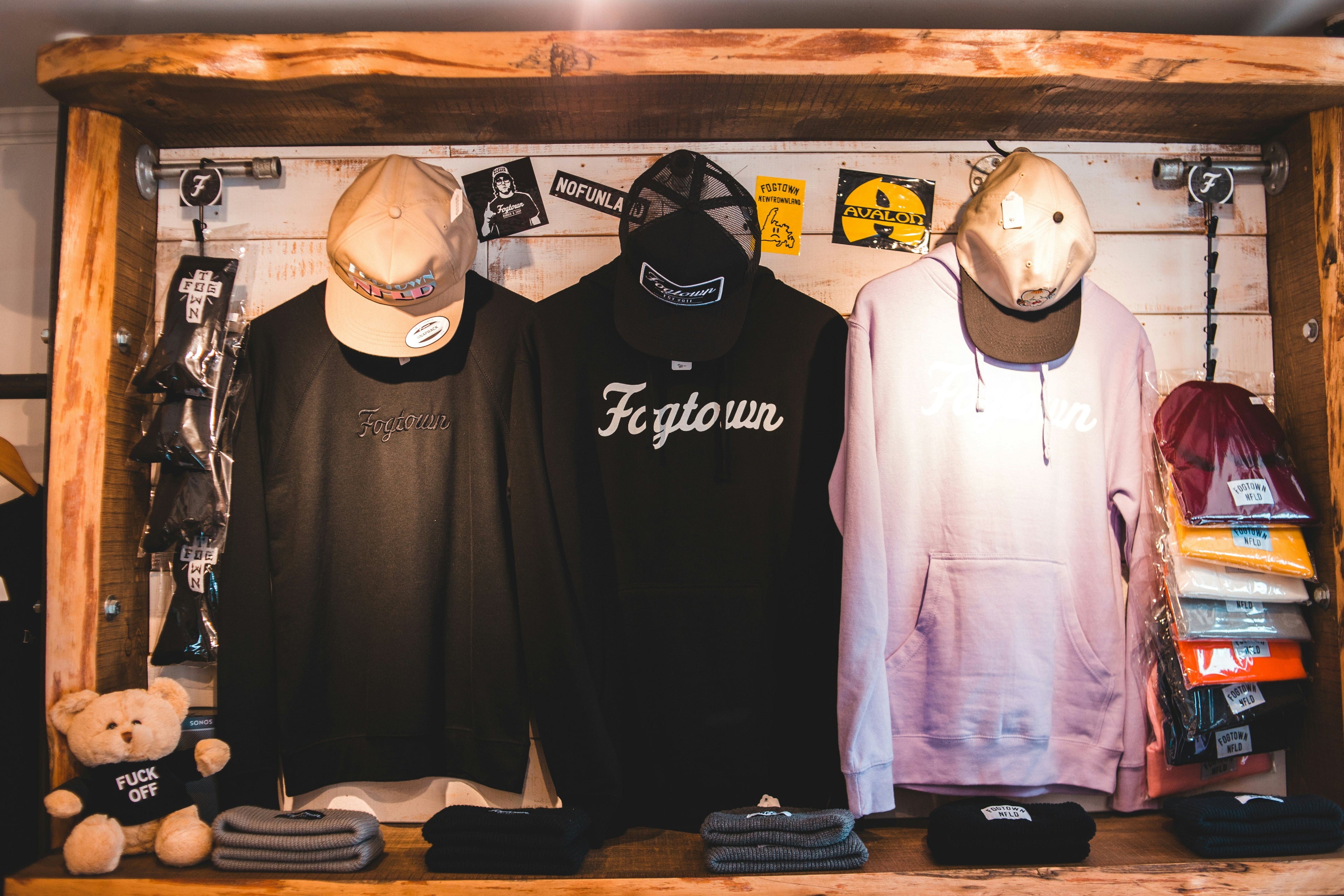 Hoodies & Sweatshirts