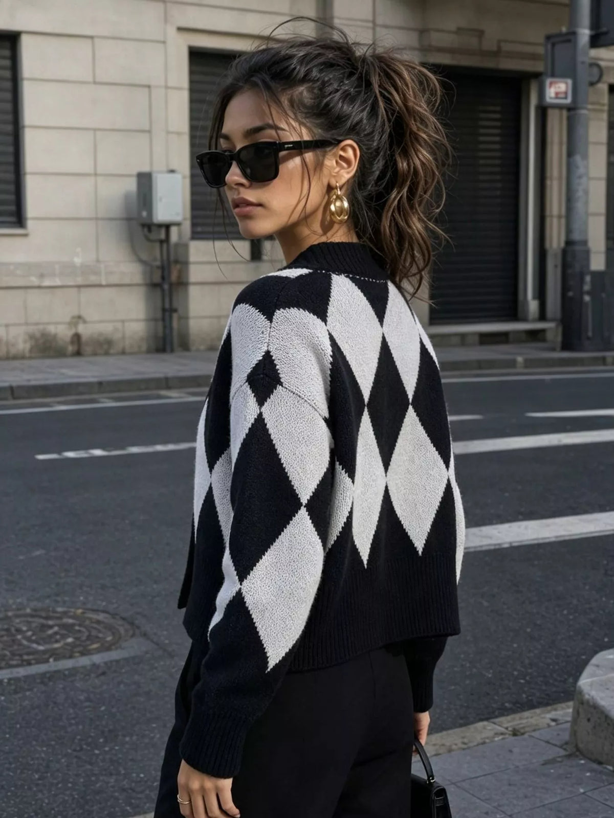 Argyle Pattern V-Neck Button-Down Cardigan